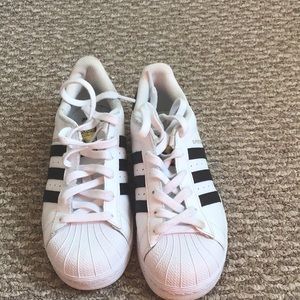 Adidas superstars